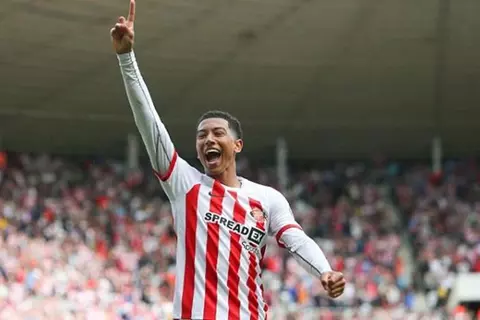 الأضخم في التاريخ.. بوروسيا دورتموند يعلن التعاقد مع جوب بيلينجهام